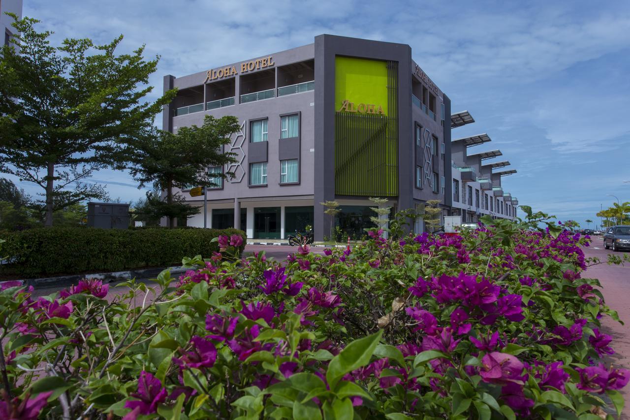 Aloha Hotel Sdn Bhd Pontian Kecil Exterior foto