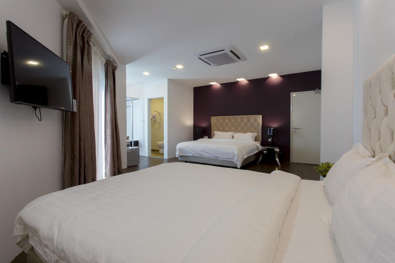 Aloha Hotel Sdn Bhd Pontian Kecil Exterior foto